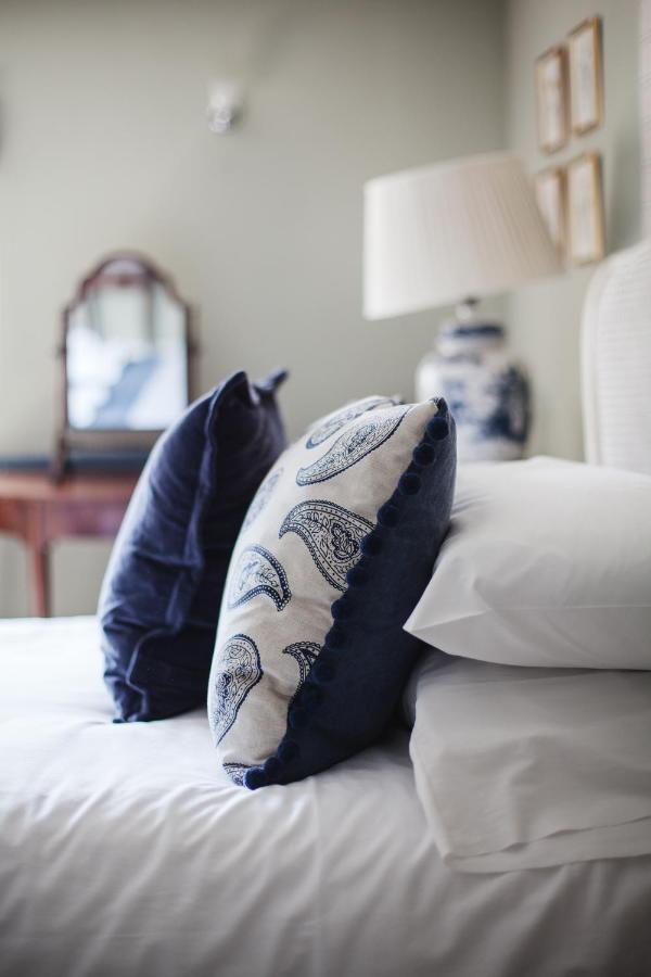 The George Inn Barford St Michael Luaran gambar Throw pillows