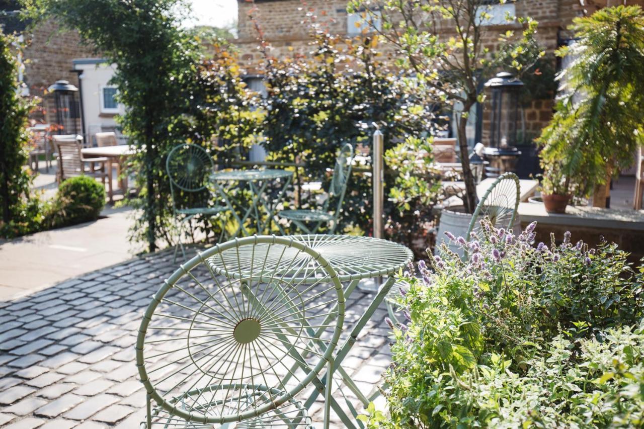 The George Inn Barford St Michael Luaran gambar The courtyard at the Old Parsonage