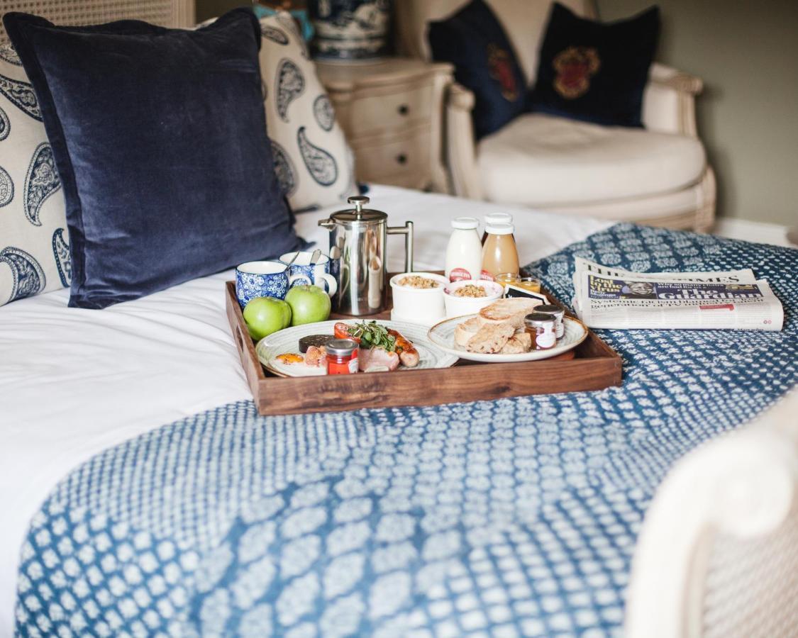 The George Inn Barford St Michael Luaran gambar Room service