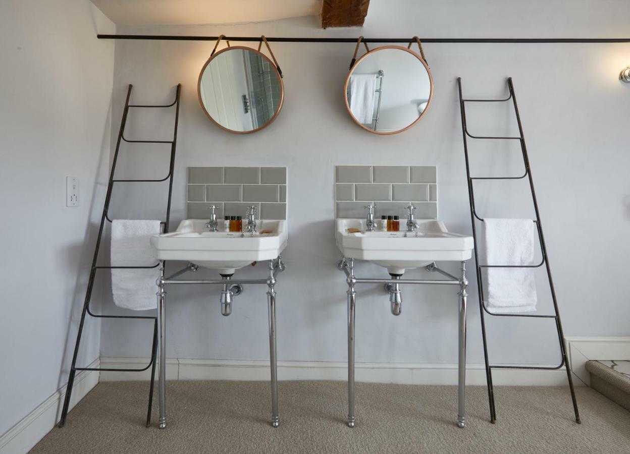 The George Inn Barford St Michael Luaran gambar Bathroom at The Swan