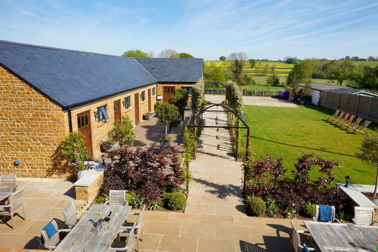 The George Inn Barford St Michael Luaran gambar The courtyard at the Old Stables